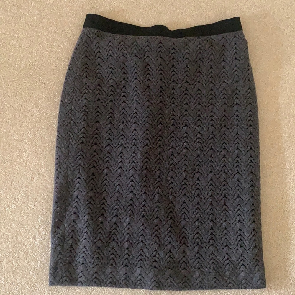 Ann Taylor gray lace skirt 6
